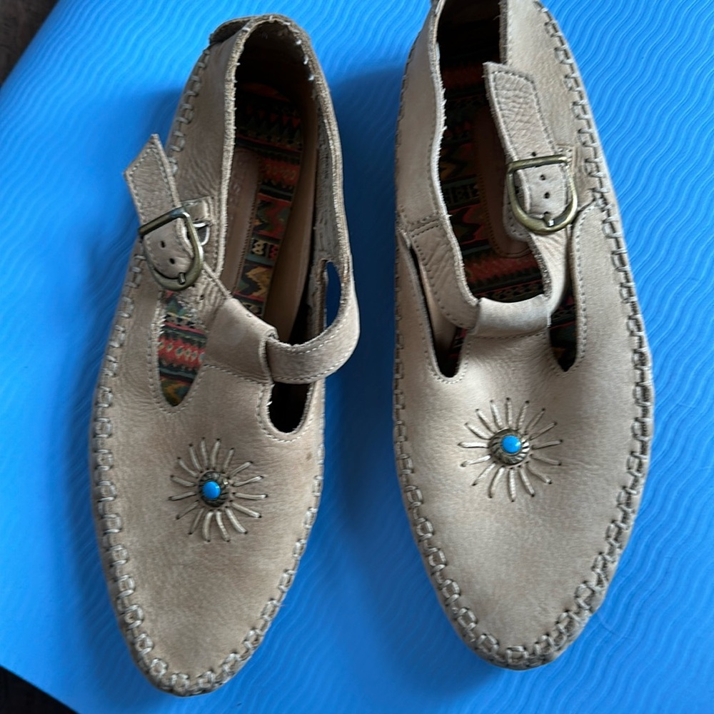 80s style leather hush Puppies.
